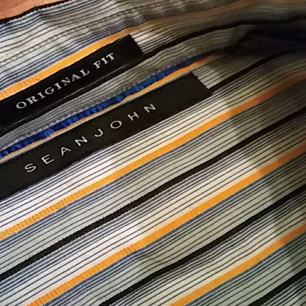 Button up - Picture 2 of 3